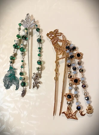 Szpilki z porcelaną i kryształami